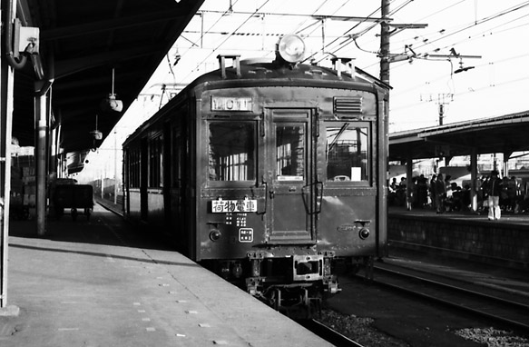 新聞輸送電車クモニ１３