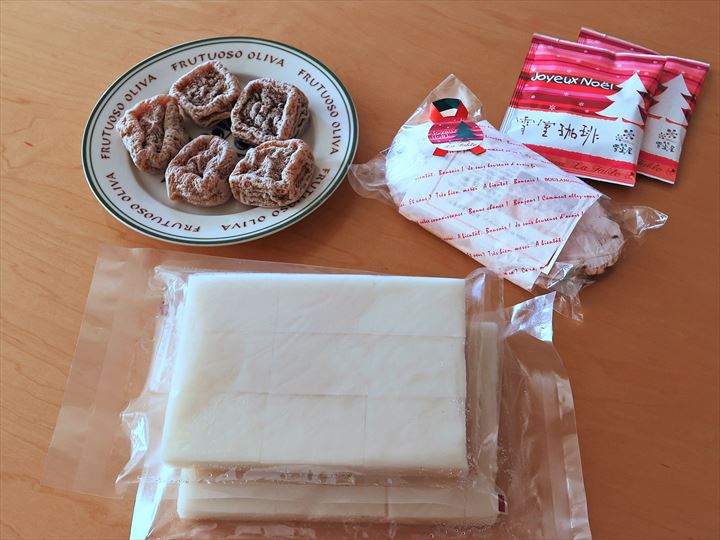 餅、干し柿、シュトーレン