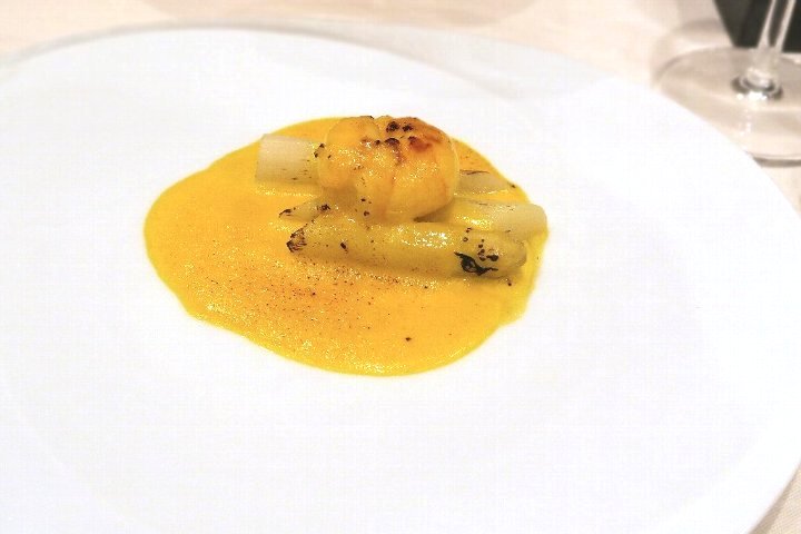 フランス産のホワイトアスパラ