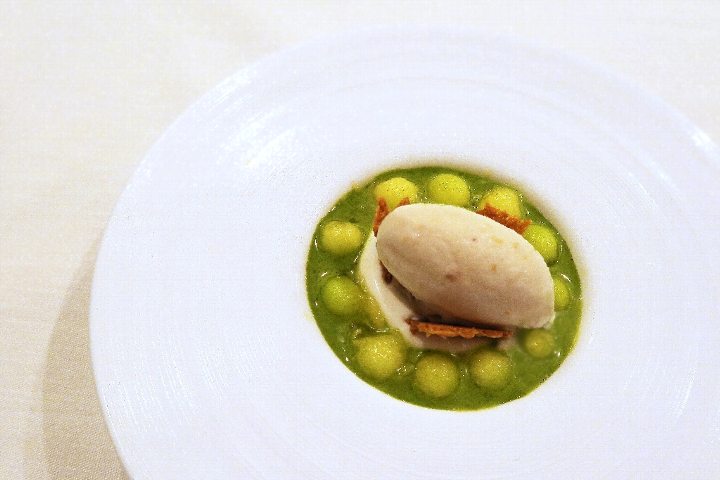 メロンのマリネと抹茶のスープ