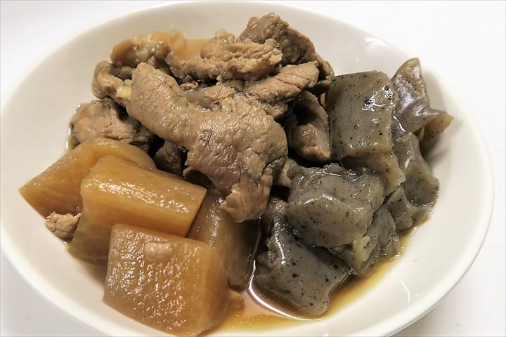 豚すじ煮込み