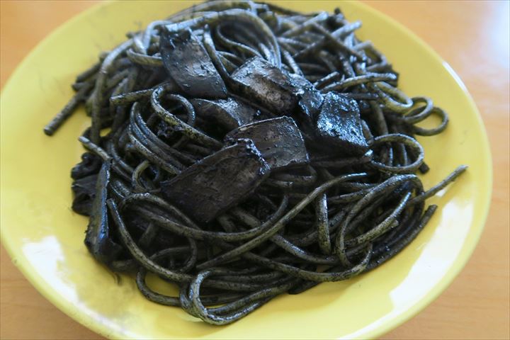 イカ墨パスタ