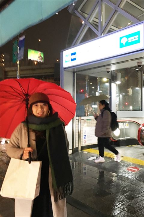 冷たい雨の夜