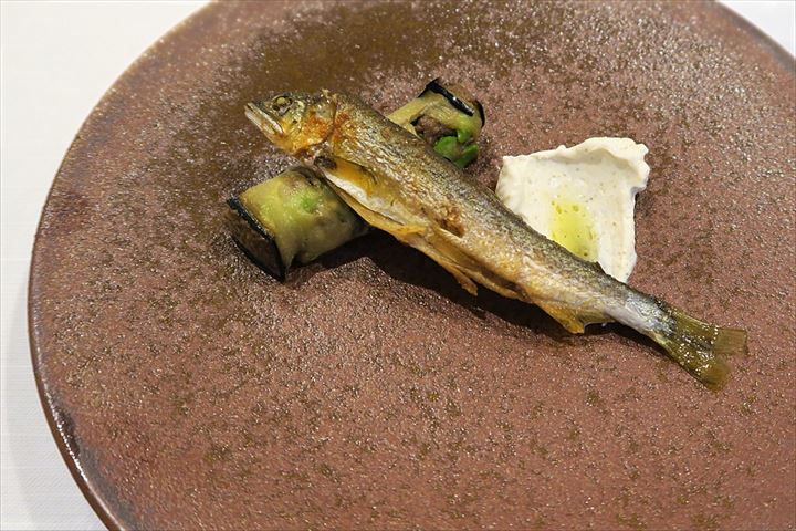 稚鮎のコンフィ