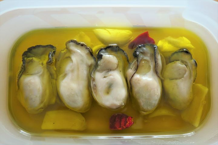 牡蠣のオイル漬け