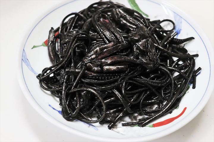 イカ墨パスタ