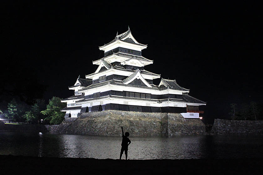 ライトアップの松本城：大天守 辰巳附櫓 月見櫓