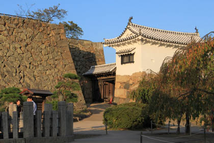 姫路城：太鼓櫓と りの門