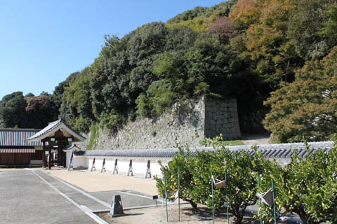 松山城：二之丸史跡庭園の内部