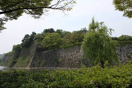 大坂城：本丸東側の高石垣