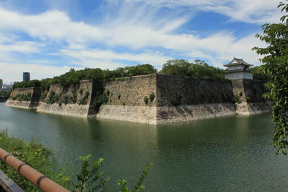 大坂城：南外濠と一番門