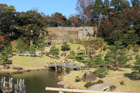 金沢城：玉泉院丸庭園を一望
