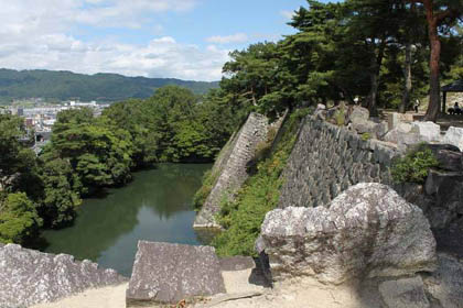 伊賀上野城：於・本丸 高石垣を上から